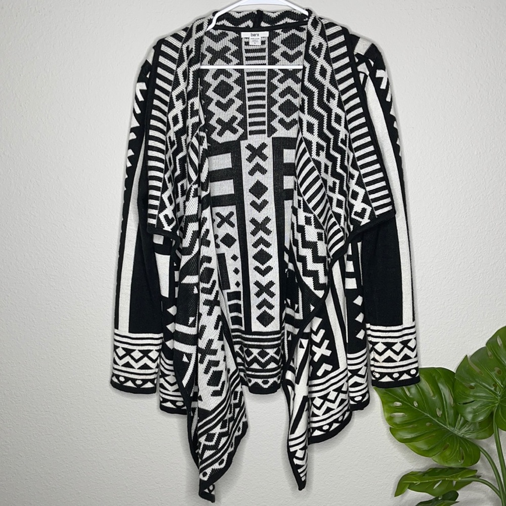 Abstract Black & White Cascading Open Front Duster Cardigan